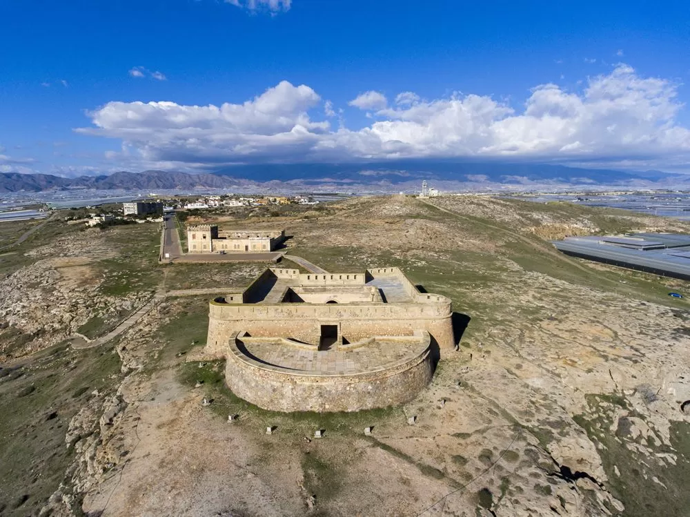 El Castillo de Guardias Viejas amplía durante la temporada de verano su horario de visita 