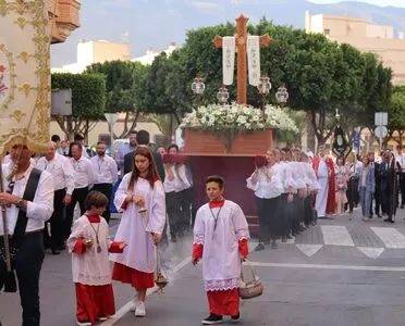 Ejido Norte culmina sus fiestas con la procesión y misa de la Santa Cruz