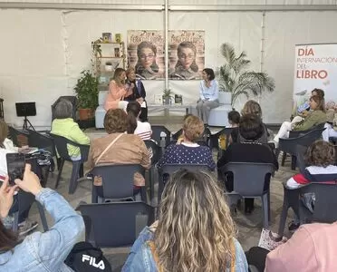 La Feria del Libro 2023 de El Ejido - Cristina Campos y Raquel Carmona
