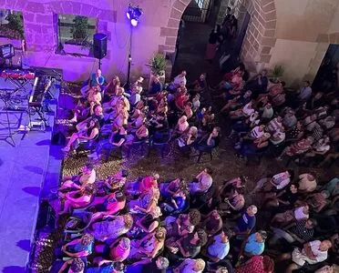 Improvisación, originalidad y creatividad protagonizan el ‘Encuentro de Teatro Breve’ celebrado en el Castillo de Guardias Viejas
