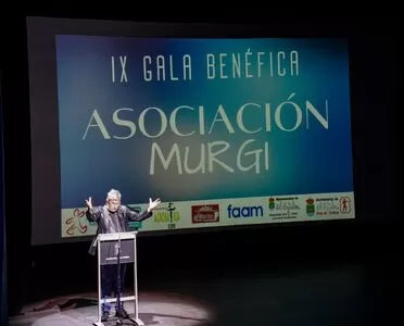 Solidaridad y talento se unen en la IX Gala benéfica de la Asociación Murgi