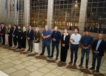 El Ejido guarda un minuto de silencio en memoria de las víctimas del trágico accidente ferroviario de Urda